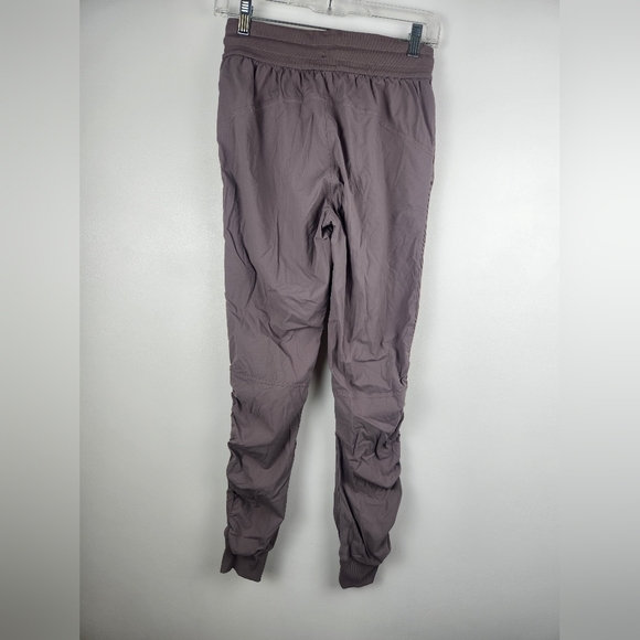 Lululemon Beyond The Studio Joggers Lunar Rock Size 4 - Picture 2 of 7